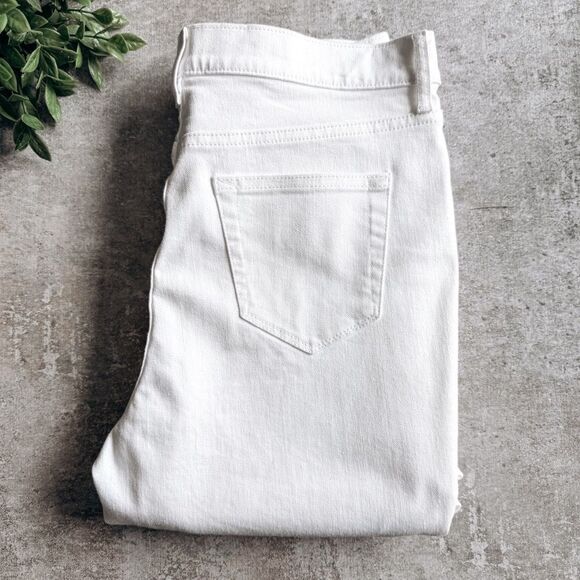 A.N.A. High Rise Bootcut White Jean Size 28 - Picture 1 of 8